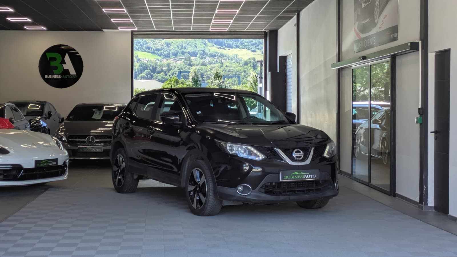 NISSAN QASHQAI 1.6 dCi 130cv Tekna / GPS / Camera 360 / ACC — photo 2