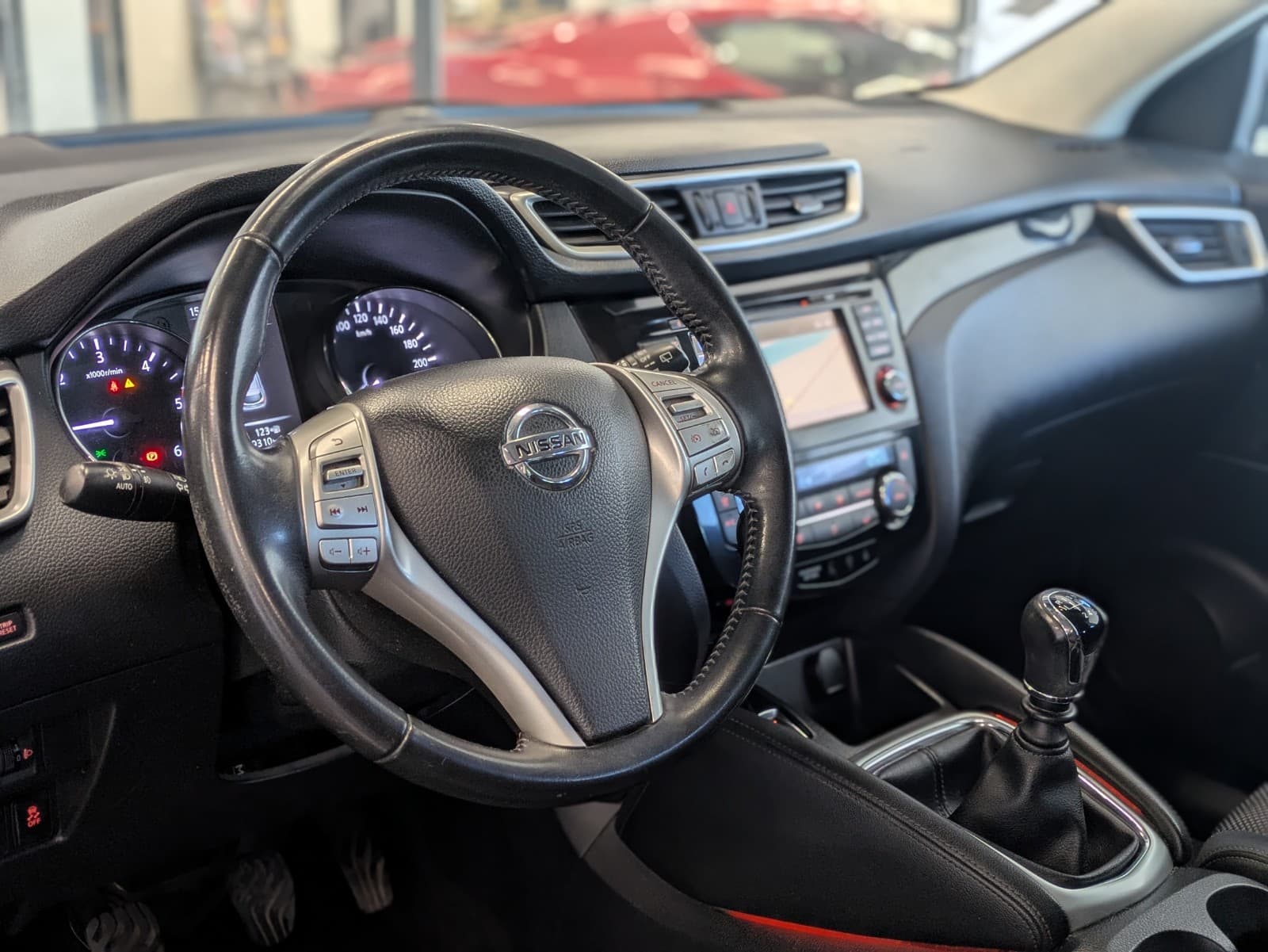 NISSAN QASHQAI 1.6 dCi 130cv Tekna / GPS / Camera 360 / ACC — photo 6