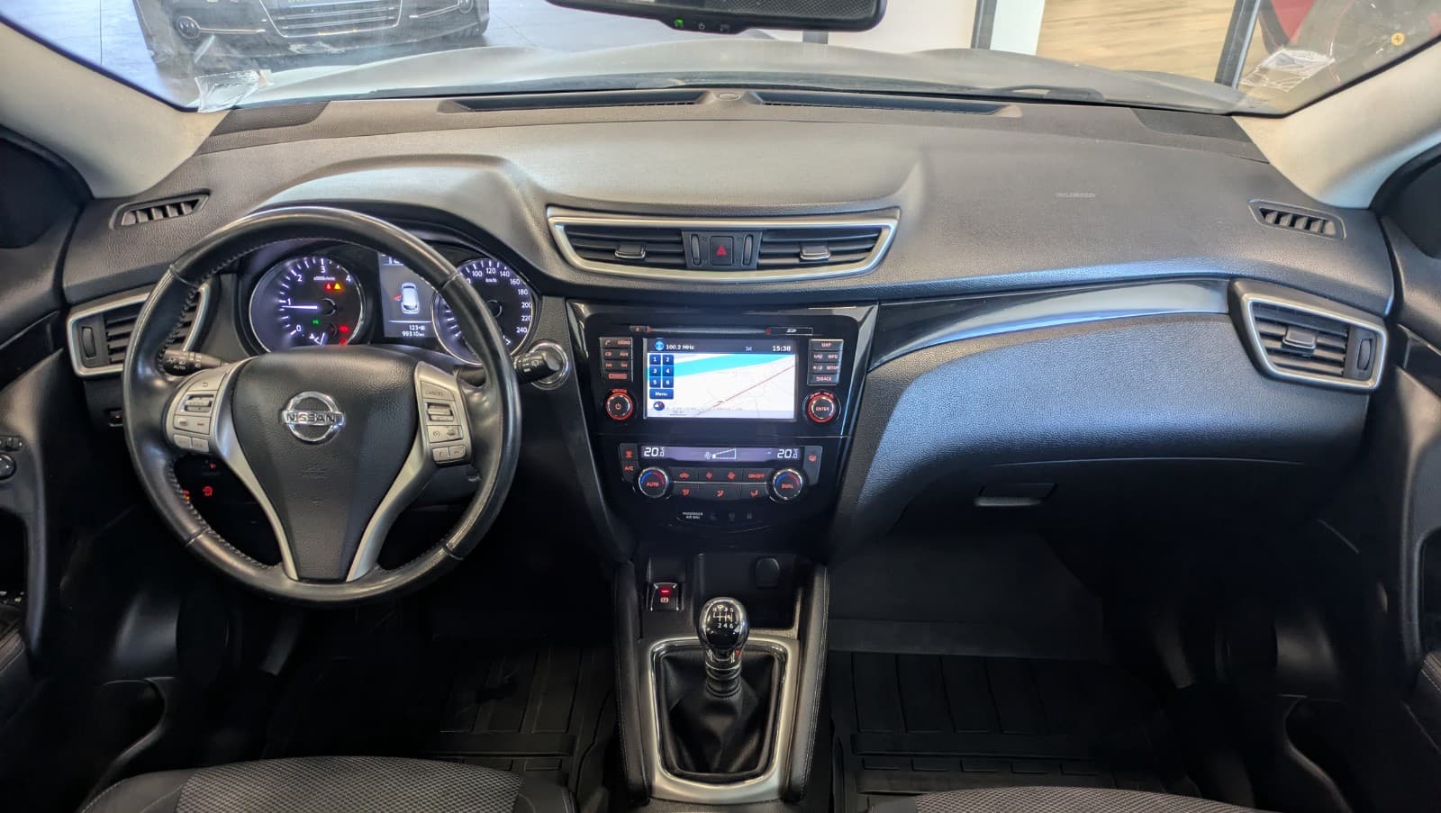 NISSAN QASHQAI 1.6 dCi 130cv Tekna / GPS / Camera 360 / ACC — photo 3