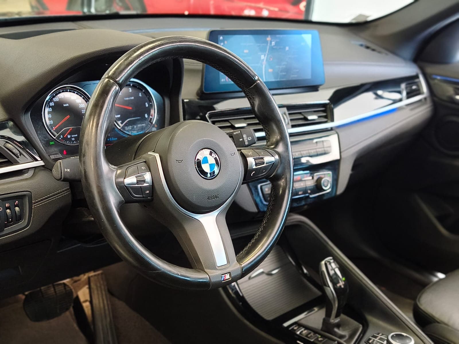 BMW X1 F48 LCI xDrive 18d 150cv BVA8 M Sport / Toit Ouvrant / CarPlay / Camera / Affichage Tete Haute — photo 7