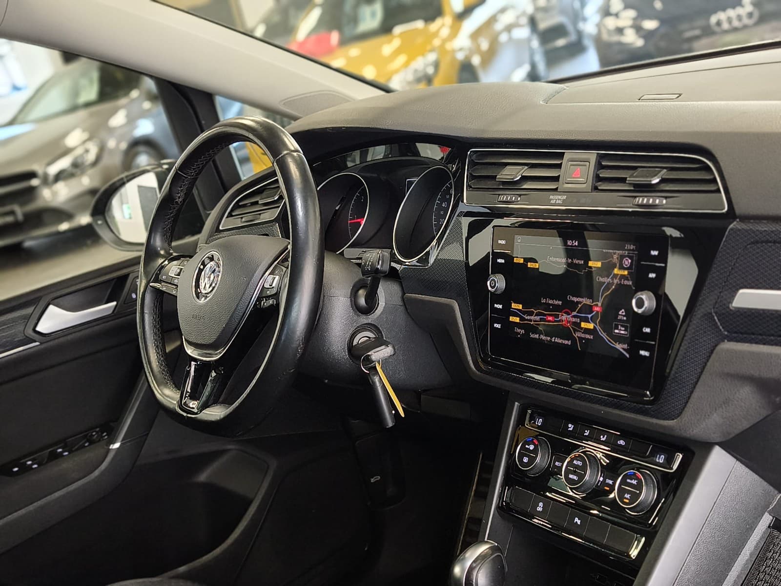 VOLKSWAGEN TOURAN 2.0 TDI 150cv DSG7 United / GPS / CarPlay / 7 Places / Attelage — photo 8