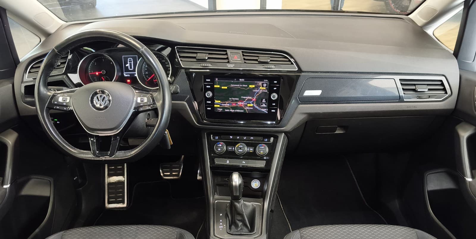 VOLKSWAGEN TOURAN 2.0 TDI 150cv DSG7 United / GPS / CarPlay / 7 Places / Attelage — photo 3