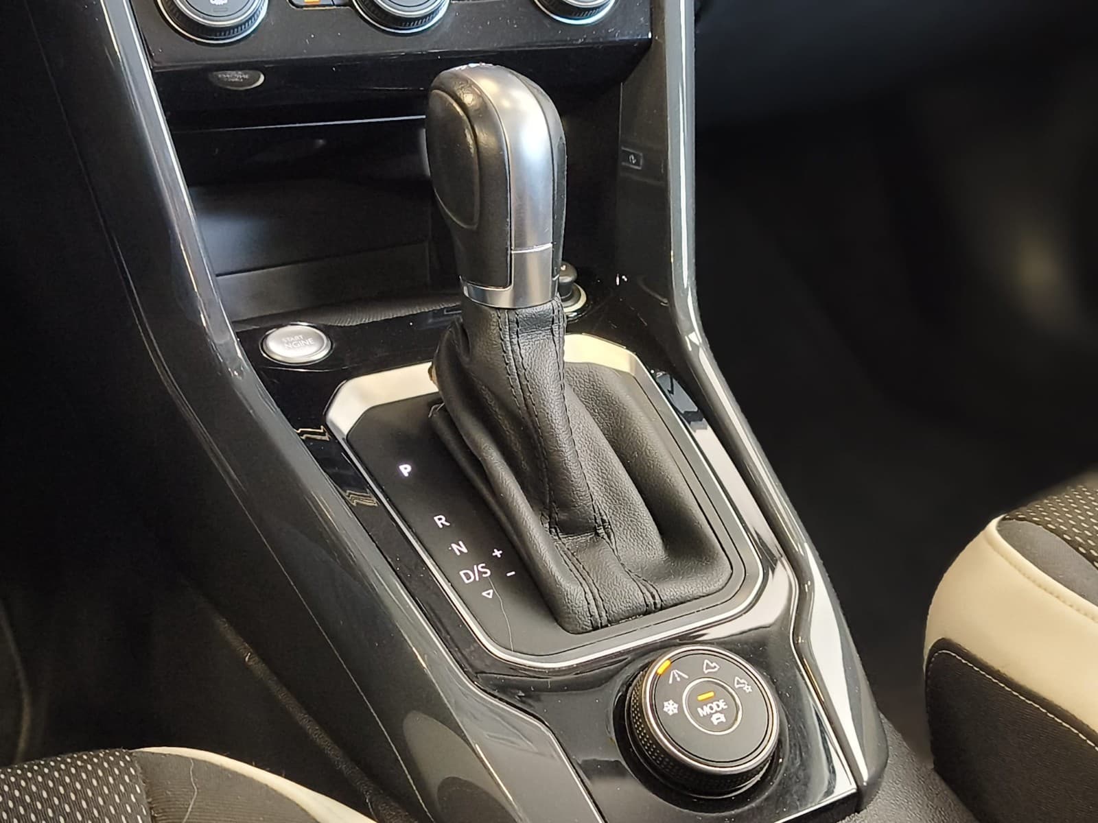 VOLKSWAGEN T-ROC 2.0 TDI 150cv DSG7 4Motion Carat / Virtual Cockpit / CarPlay / Caméra — photo 8