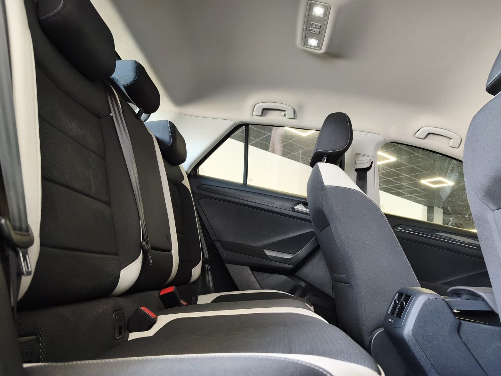VOLKSWAGEN T-ROC 2.0 TDI 150cv DSG7 4Motion Carat / Virtual Cockpit / CarPlay / Caméra — photo 4