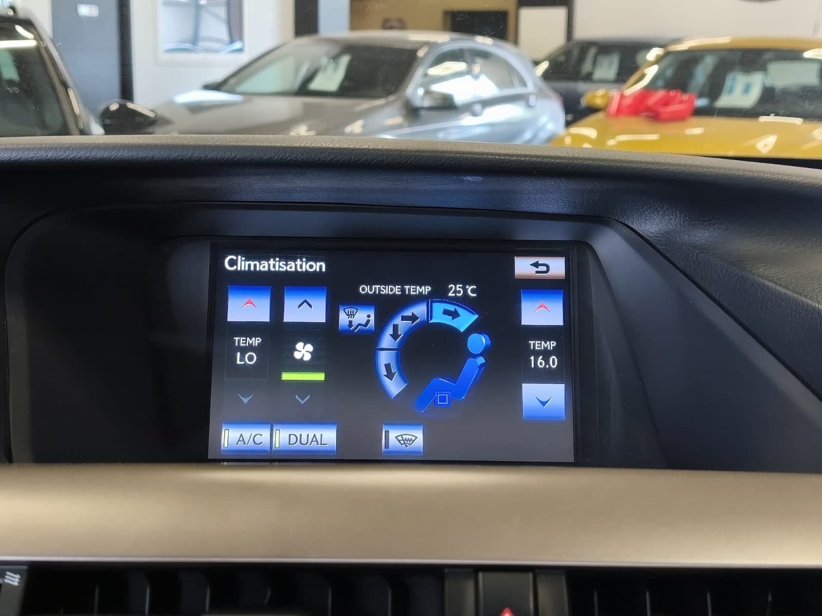 LEXUS RX 3.5 V6 299 AWD Série Limitée 25ème Anniversaire E-CVT — photo 12