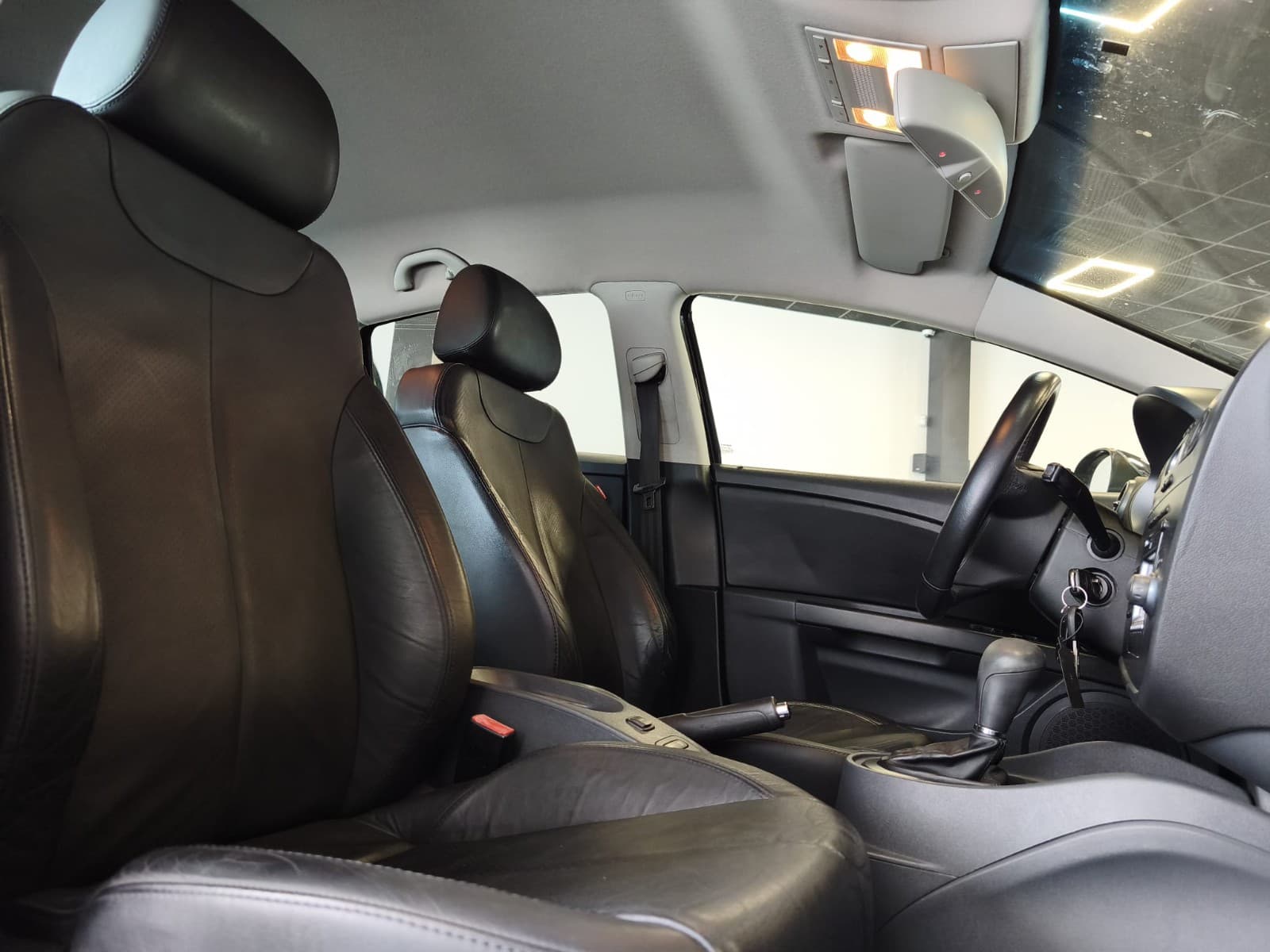 SEAT LEON 2.0 TDI 140cv Stylance DSG / Cuir / Sièges Chauffants — photo 5