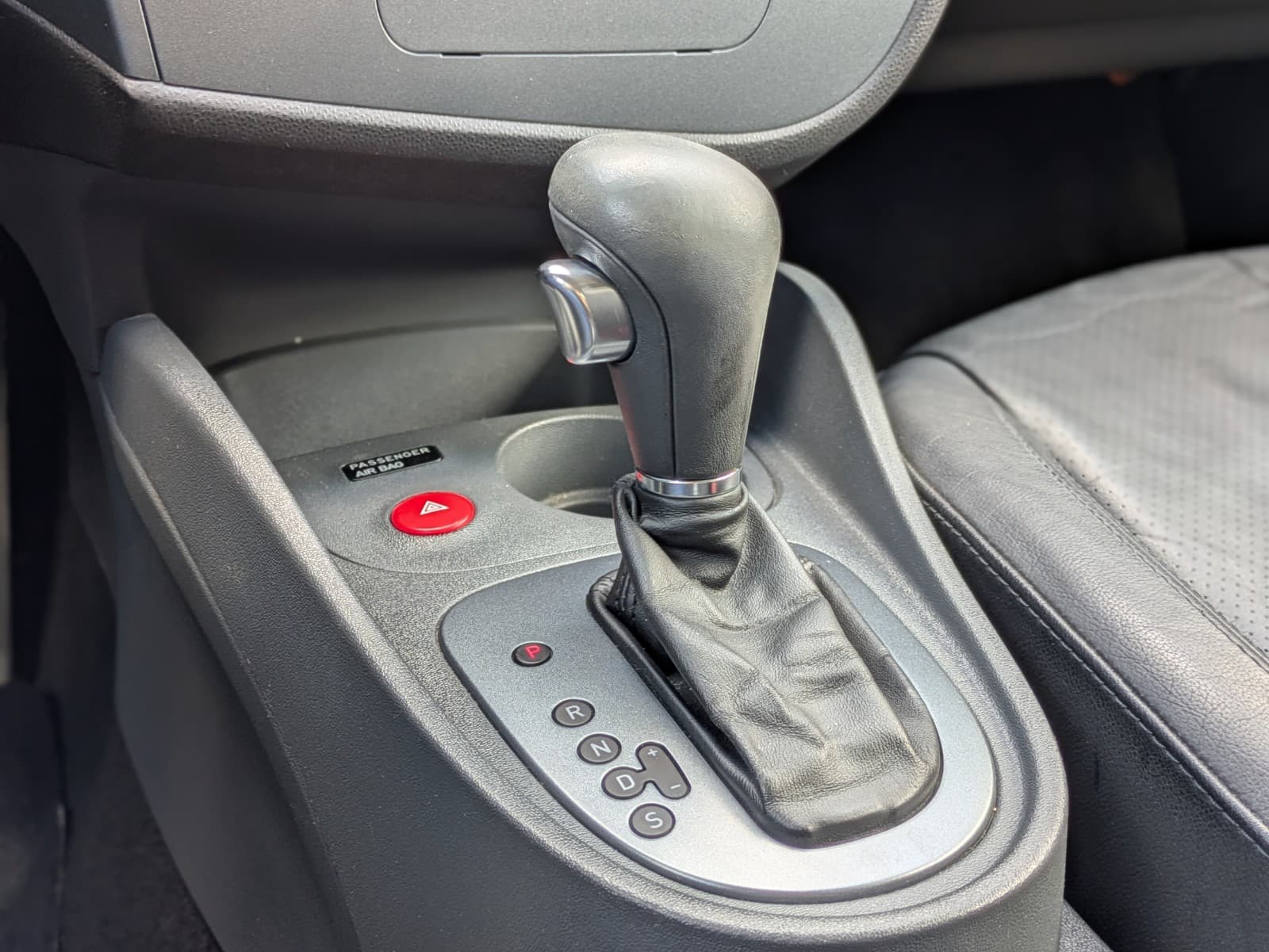 SEAT LEON 2.0 TDI 140cv Stylance DSG / Cuir / Sièges Chauffants — photo 7