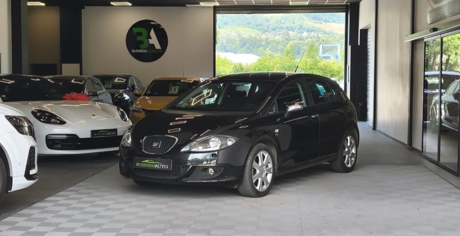 SEAT LEON
