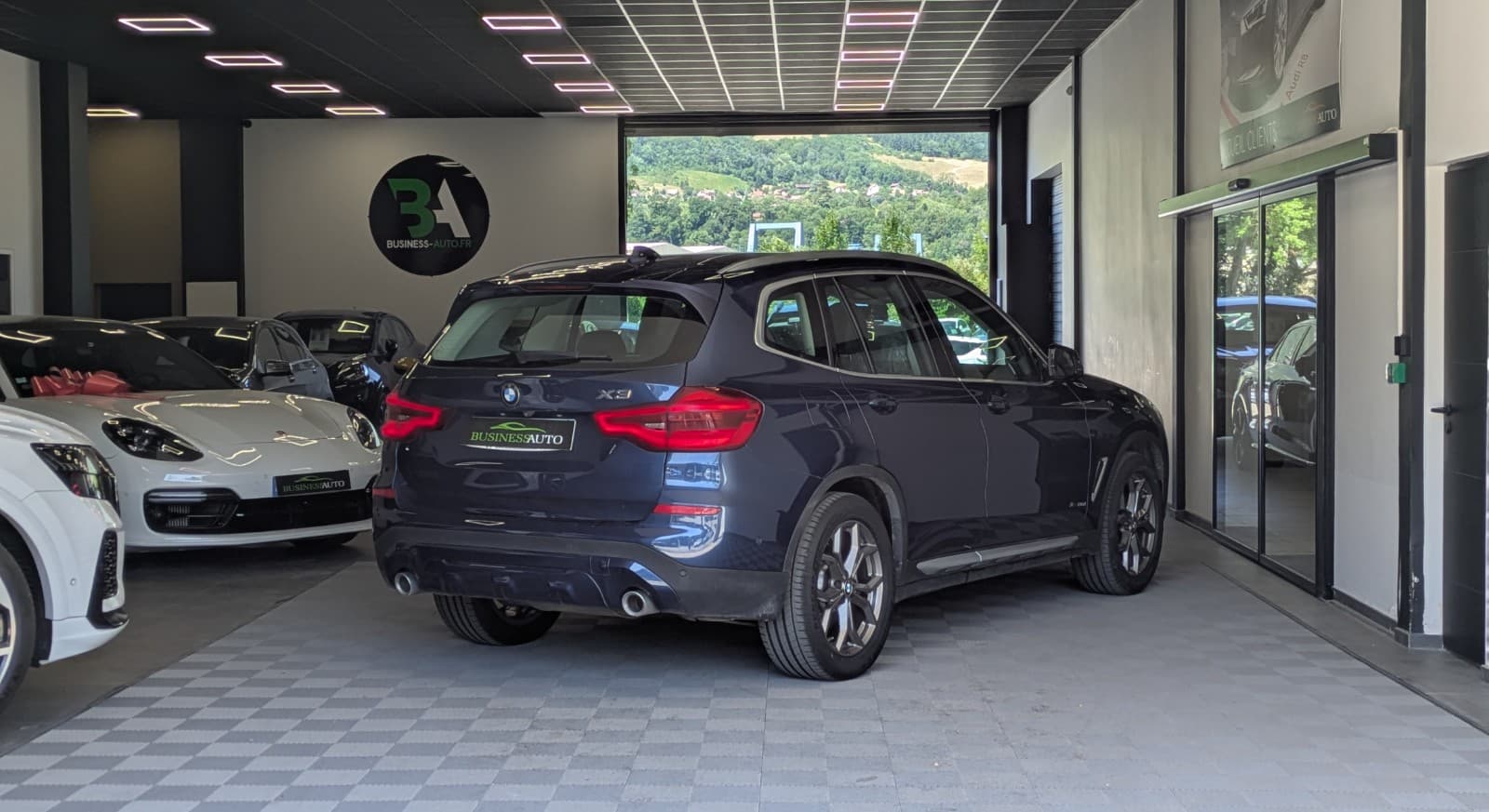 BMW X3 xDrive20d 190cv BVA8 xLine / Camera / Affichage Tete Haute / GPS — photo 9