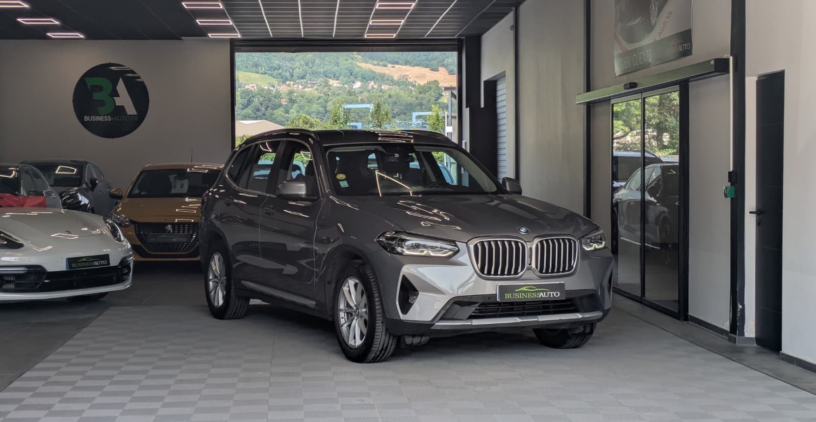BMW X3 G01 LCI xDrive 20d 190ch BVA8 x Line / Virtual Cockpit / Camera / GPS — photo 2