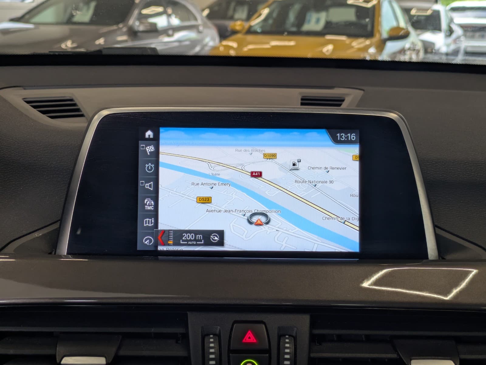 BMW X1 F48 LCI sDrive 18i 140cv xLine / Sièges Chauffants / GPS / Camera — photo 11