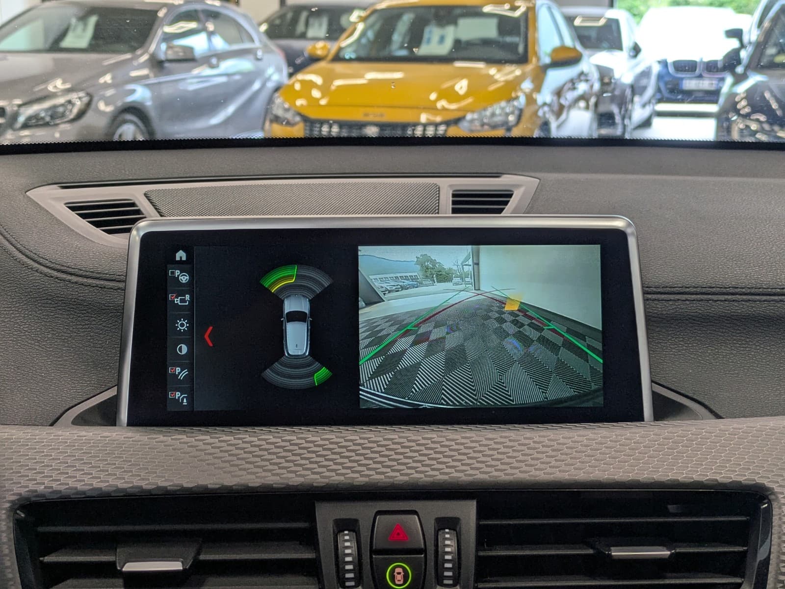 BMW X2 xDrive 20i 192cv BVA8 M Sport / Affichage Tete Haute / Sièges Chauffants / Camera — photo 11