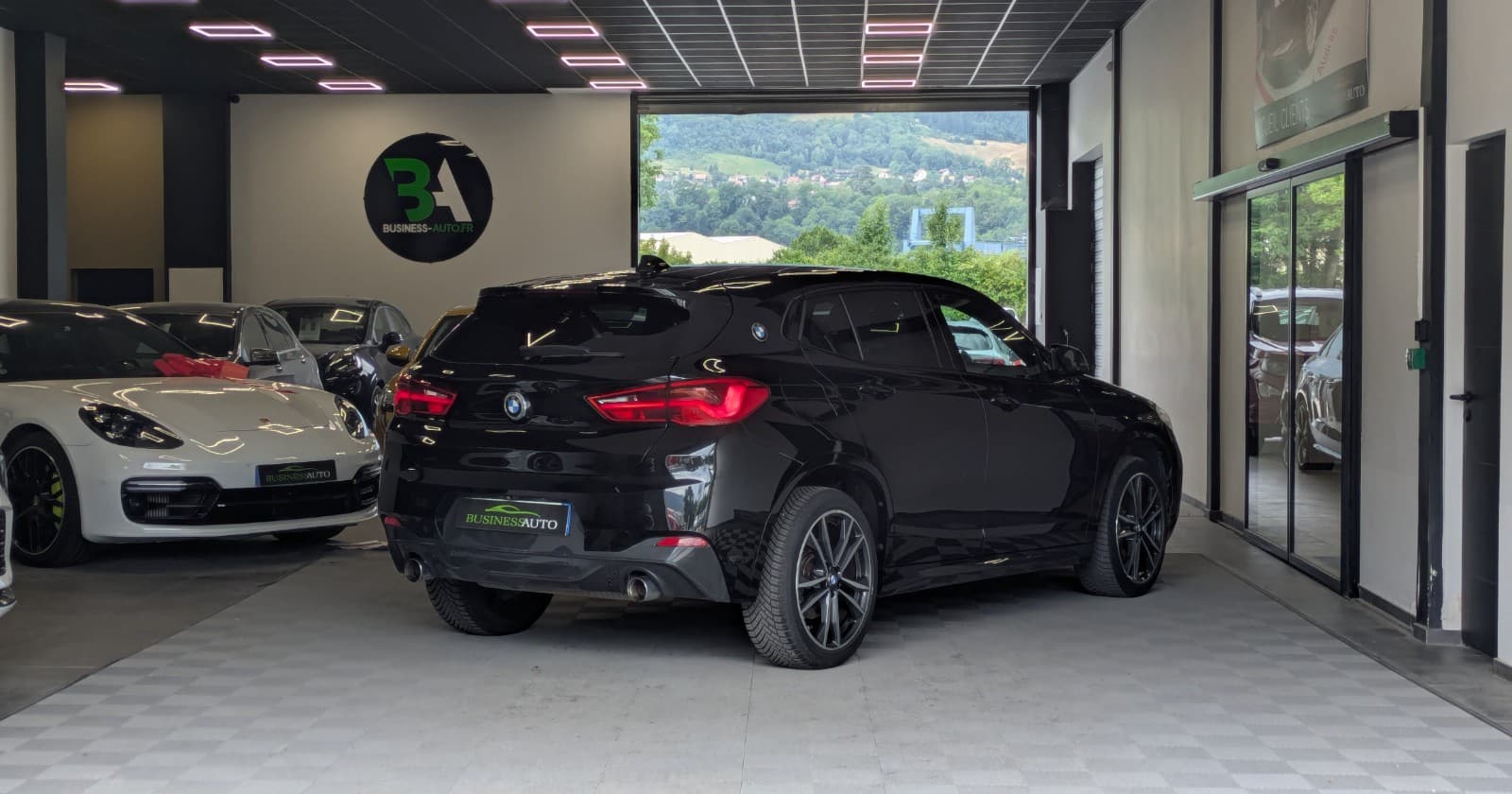 BMW X2 xDrive 20i 192cv BVA8 M Sport / Affichage Tete Haute / Sièges Chauffants / Camera — photo 9
