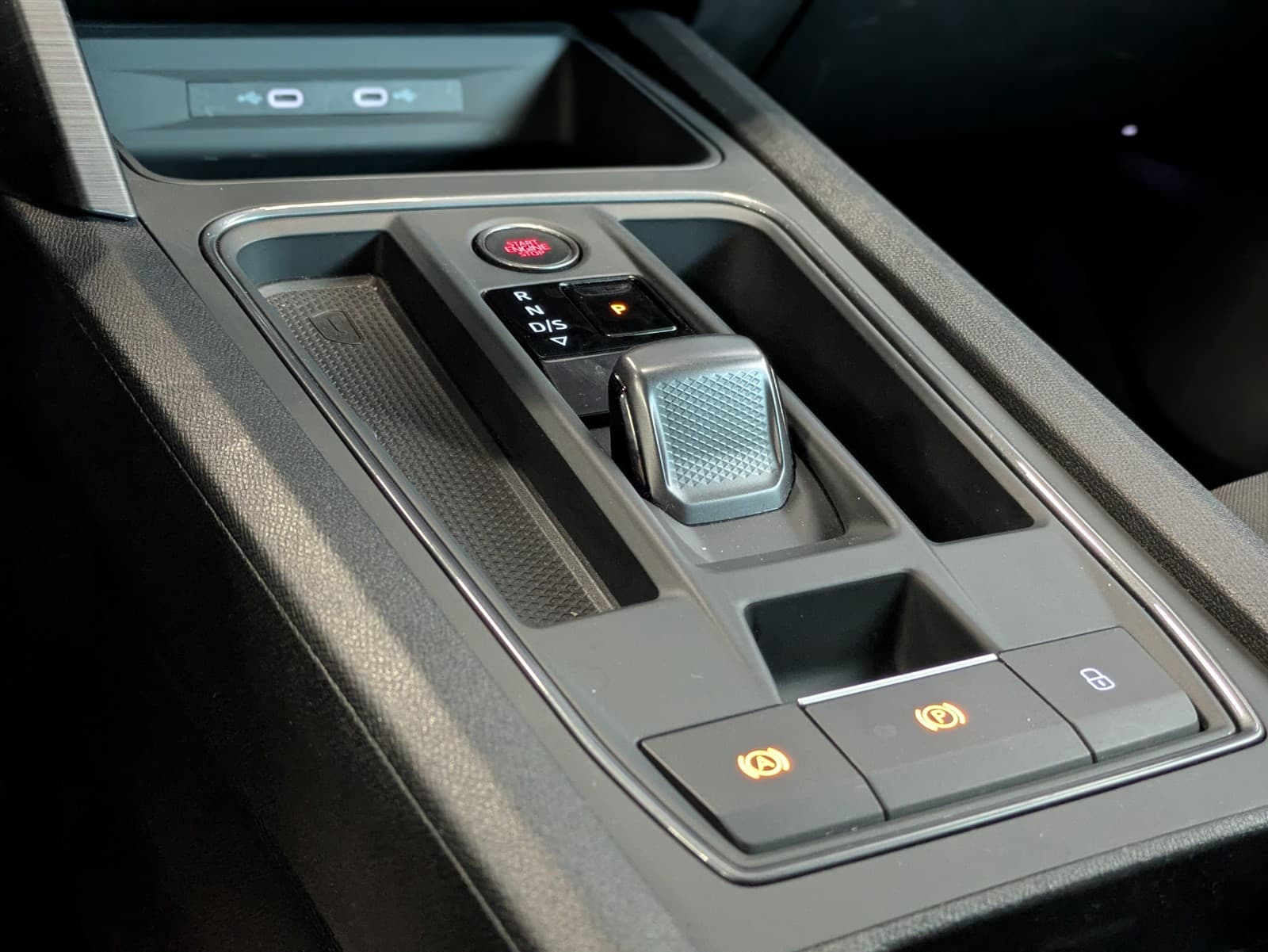 CUPRA FORMENTOR e-HYBRID 245cv DSG6 / GPS / CarPlay / Camera — photo 11