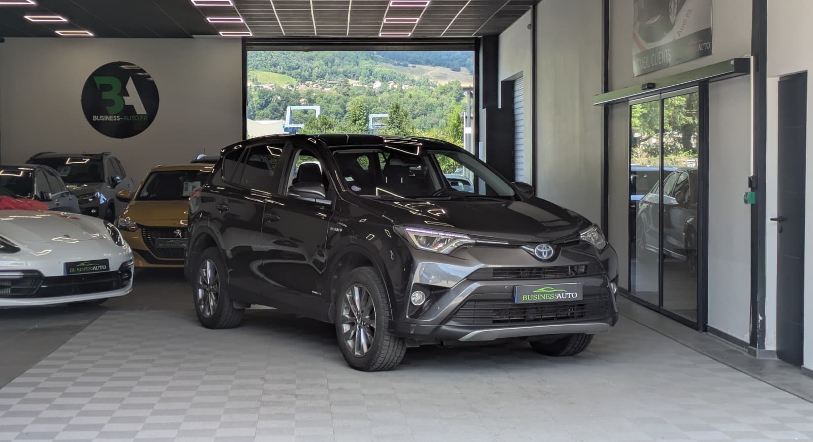 TOYOTA RAV4 2.5 HSD 197cv AWD Dynamic Edition / GPS / Camera / Crit'Air 1 — photo 2