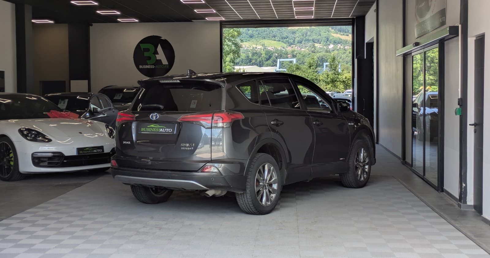 TOYOTA RAV4 2.5 HSD 197cv AWD Dynamic Edition / GPS / Camera / Crit'Air 1 — photo 9