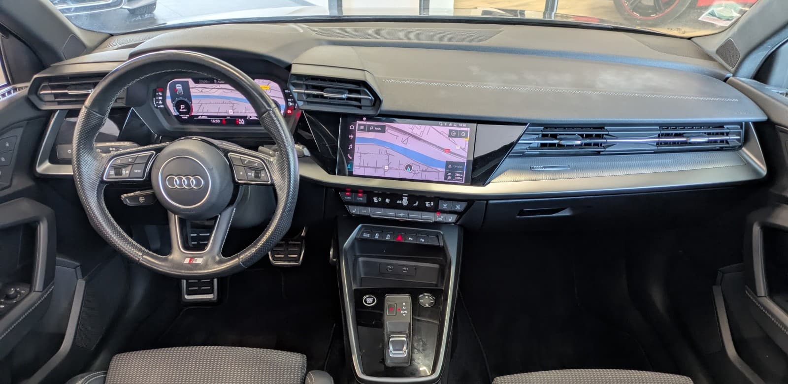 AUDI A3 30 TFSI Mild Hybrid 110 S tronic 7 S Line — photo 3