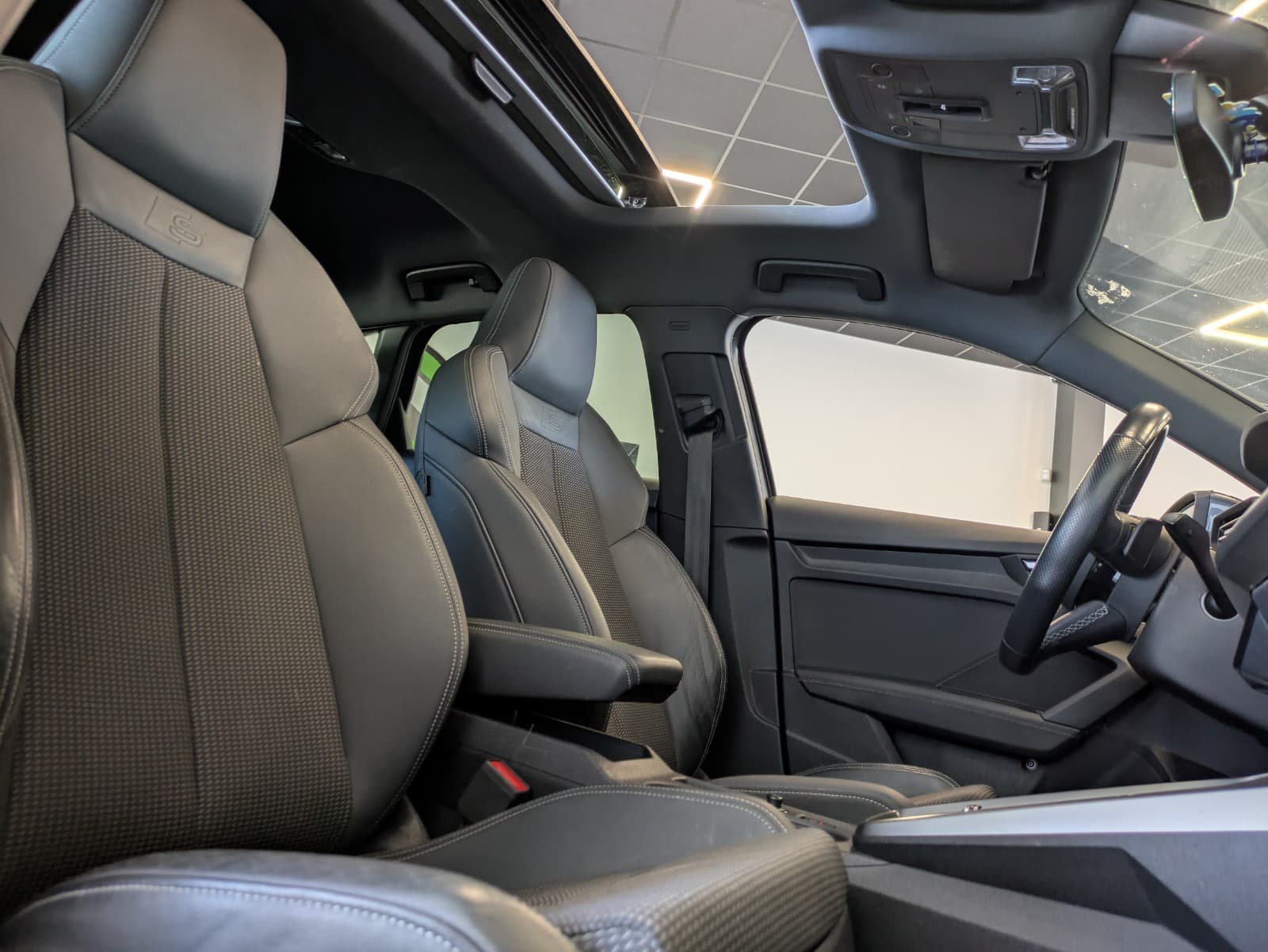 AUDI A3 30 TFSI Mild Hybrid 110 S tronic 7 S Line — photo 5