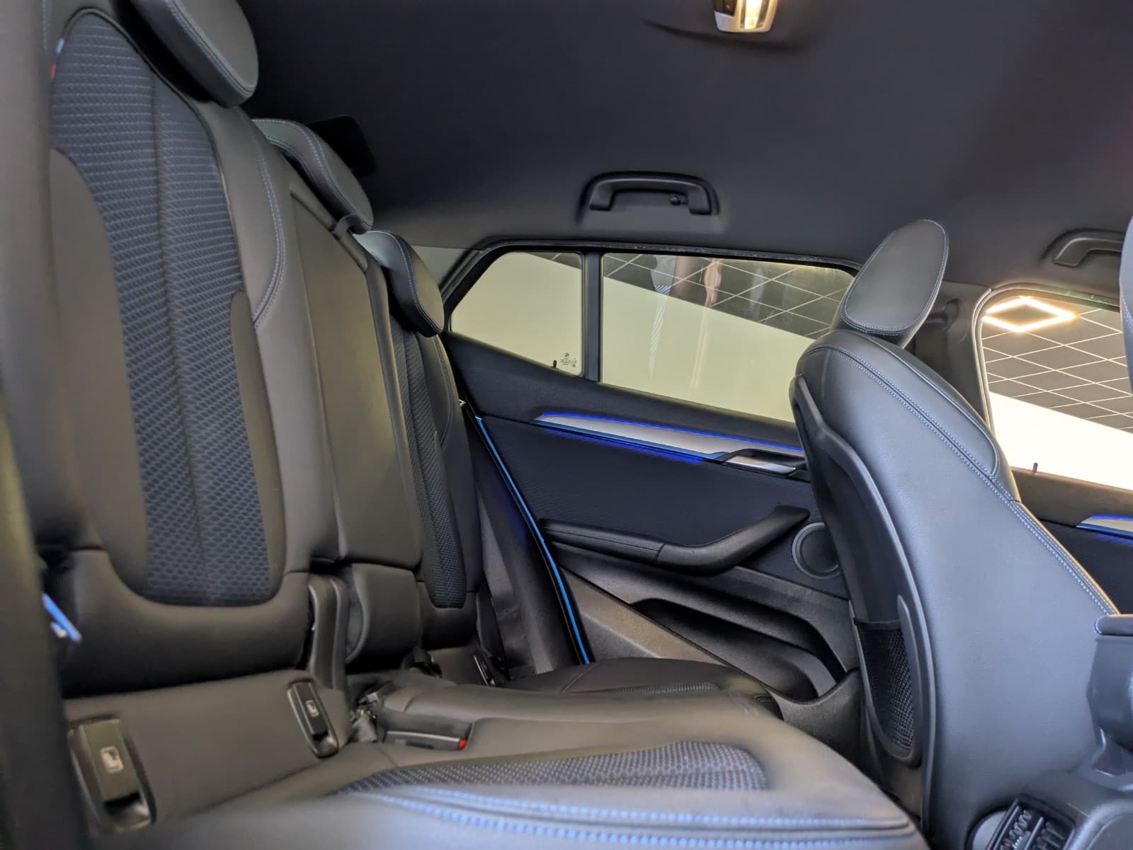 BMW X2 xDrive 20i 178cv BVA8 M Sport / GPS / Camera / Sièges Chauffants — photo 4