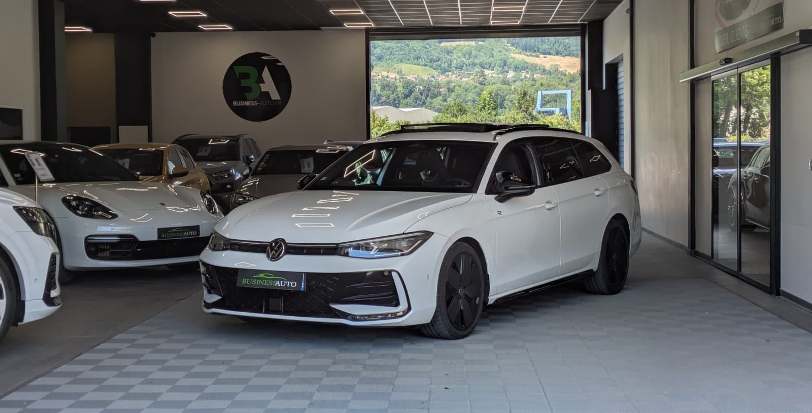 VOLKSWAGEN PASSAT