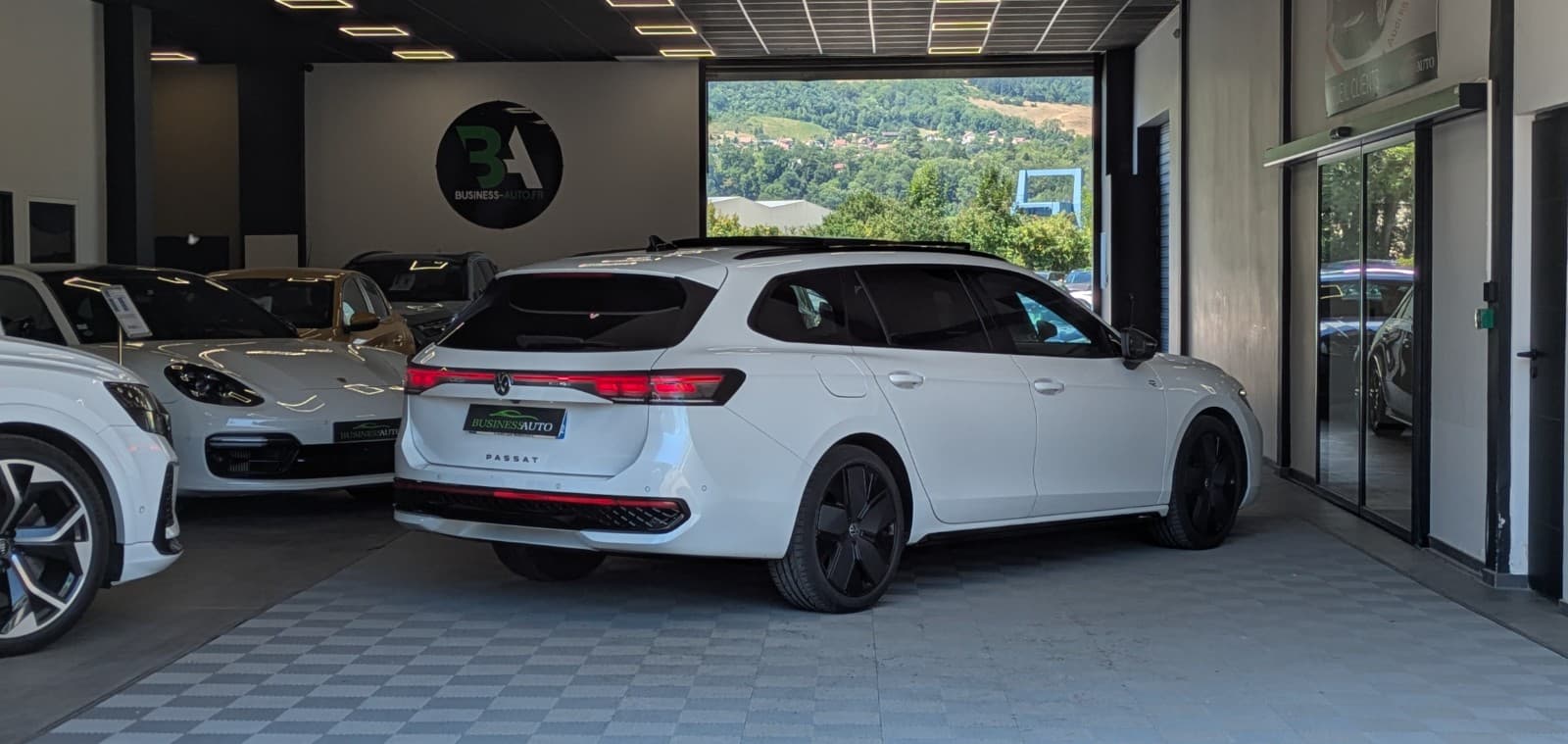 VOLKSWAGEN PASSAT 2.0 TDI 150cv DSG7 R-Line / Toit Ouvrant / Harman Kardon / Camera 360 / CarPlay — photo 7
