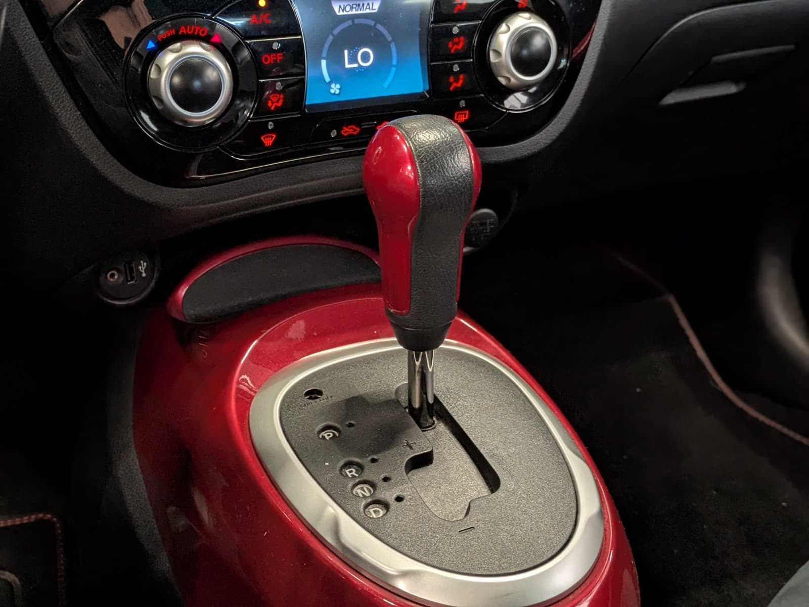 NISSAN JUKE 1.6e DIG-T 190 All-Mode 4x4-i Connect Edition Xtronic 7 A — photo 8