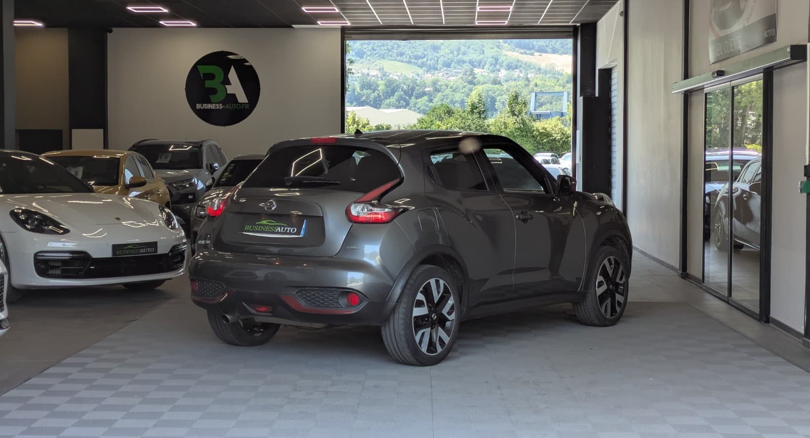 NISSAN JUKE 1.6e DIG-T 190 All-Mode 4x4-i Connect Edition Xtronic 7 A — photo 9