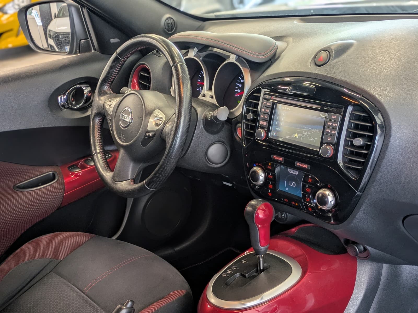 NISSAN JUKE 1.6e DIG-T 190 All-Mode 4x4-i Connect Edition Xtronic 7 A — photo 6