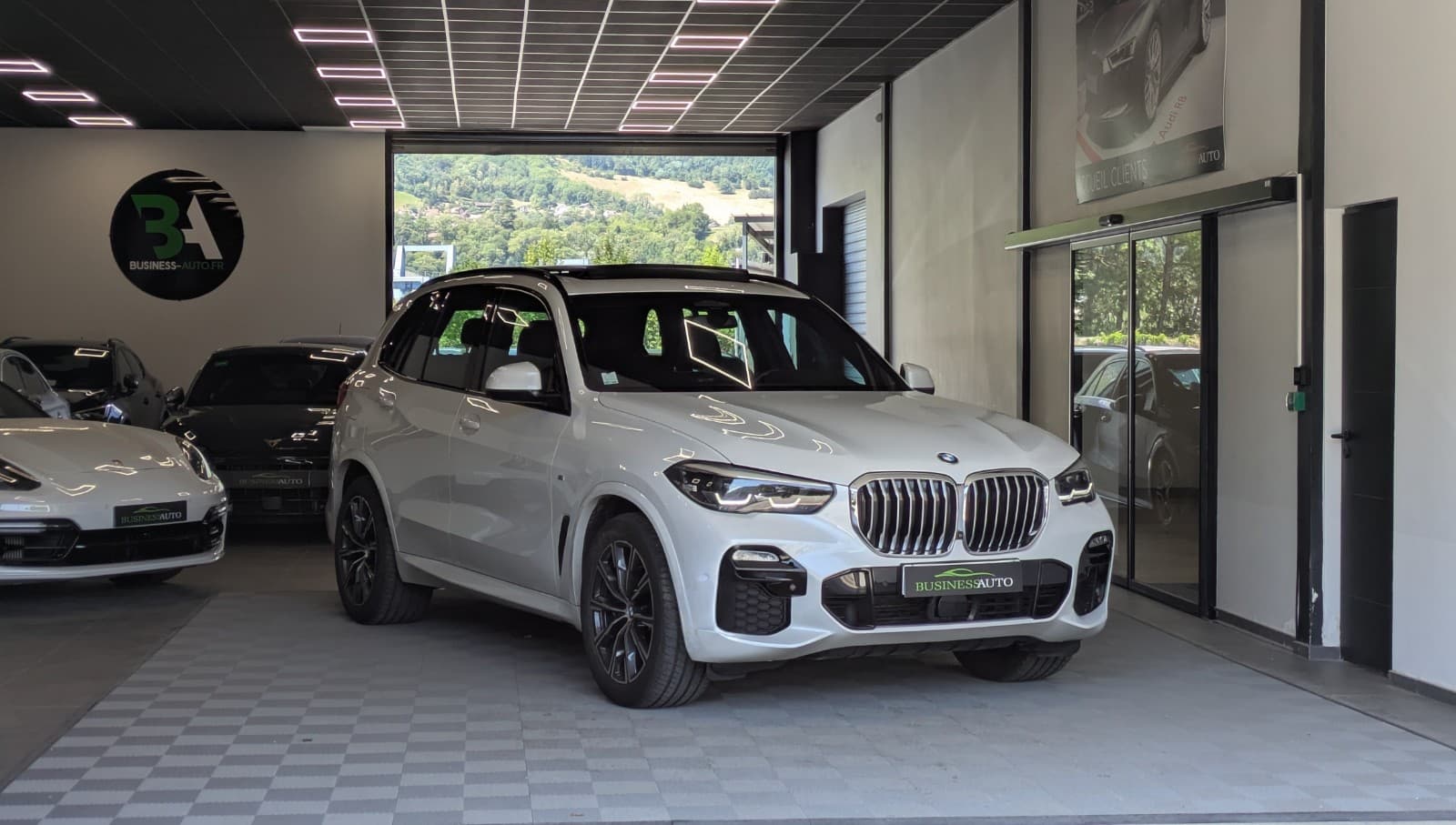 BMW X5 G05 xDrive 30d 265cv BVA8 M Sport / Toit Ouvrant / Harmann Kardon / Camera 360 / Affichage Tete Haute / Attelage — photo 2