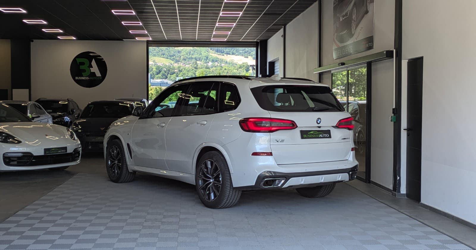 BMW X5 G05 xDrive 30d 265cv BVA8 M Sport / Toit Ouvrant / Harmann Kardon / Camera 360 / Affichage Tete Haute / Attelage — photo 10