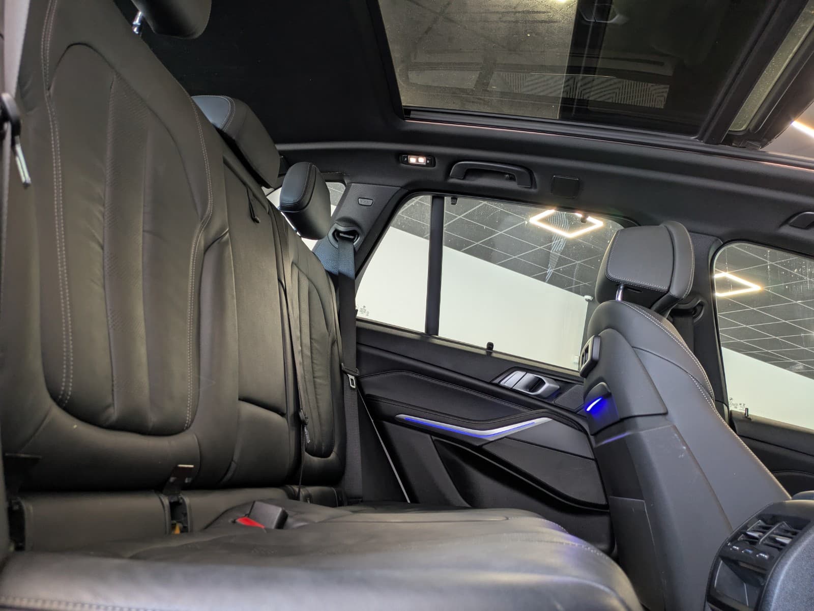 BMW X5 G05 xDrive 30d 265cv BVA8 M Sport / Toit Ouvrant / Harmann Kardon / Camera 360 / Affichage Tete Haute / Attelage — photo 4