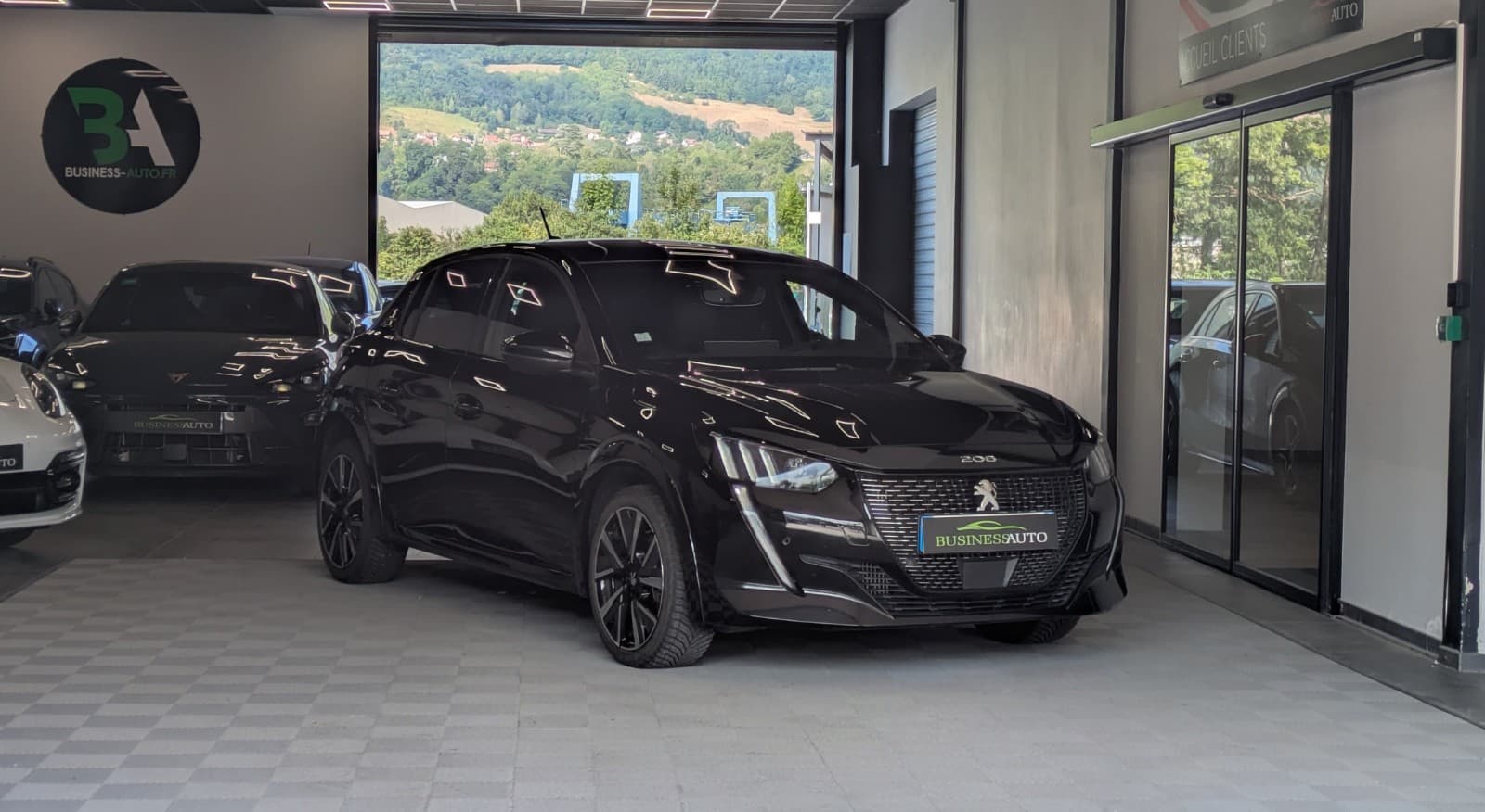 PEUGEOT 208 100cv S&S BVM6 GT Line / Phase 2 / Cockpit 3D / GPS / CarPlay / Camera — photo 2
