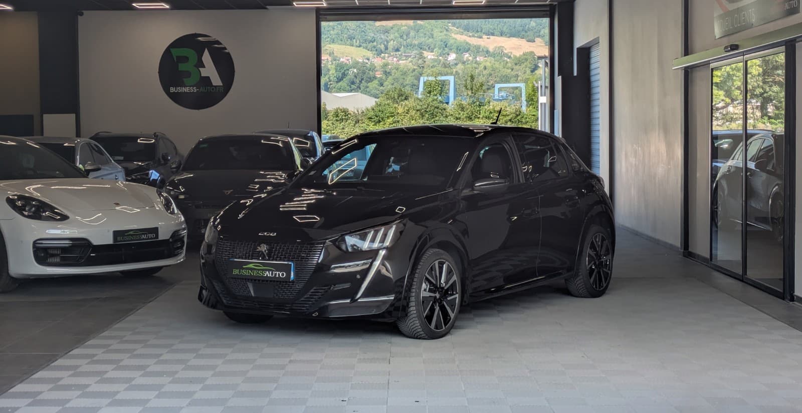 PEUGEOT 208 100cv S&S BVM6 GT Line / Phase 2 / Cockpit 3D / GPS / CarPlay / Camera — photo 1