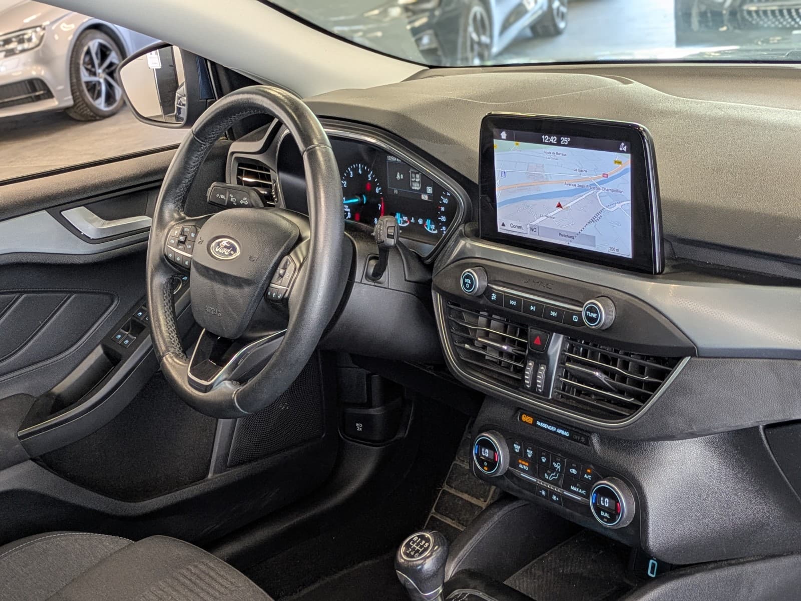FORD FOCUS SW ACTIVE 1.5 EcoBoost 150cv S&S Active / Toit Ouvrant / GPS / Camera — photo 6