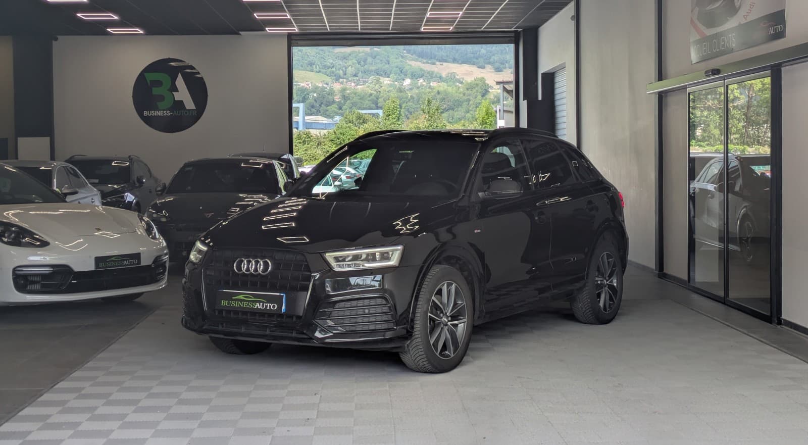 AUDI Q3