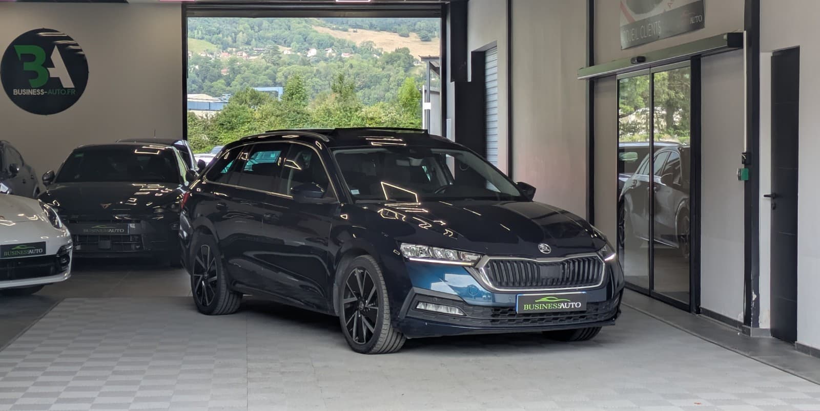 SKODA OCTAVIA 2.0 TDI 150cv DSG7 Business / Toit Ouvrant / GPS / Camera / ACC — photo 2