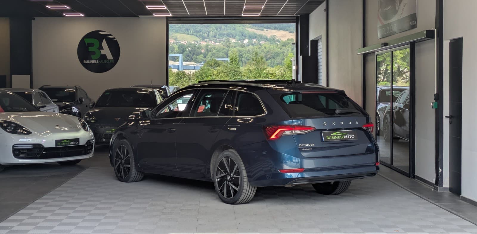 SKODA OCTAVIA 2.0 TDI 150cv DSG7 Business / Toit Ouvrant / GPS / Camera / ACC — photo 10