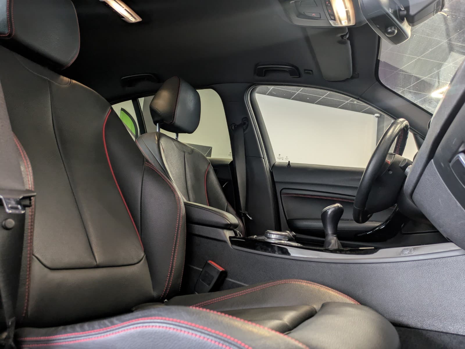 BMW SERIE 1 118i 136cv Urban Chic / Grand GPS / Cuir / Radar AV AR / Crit'Air 1 — photo 5