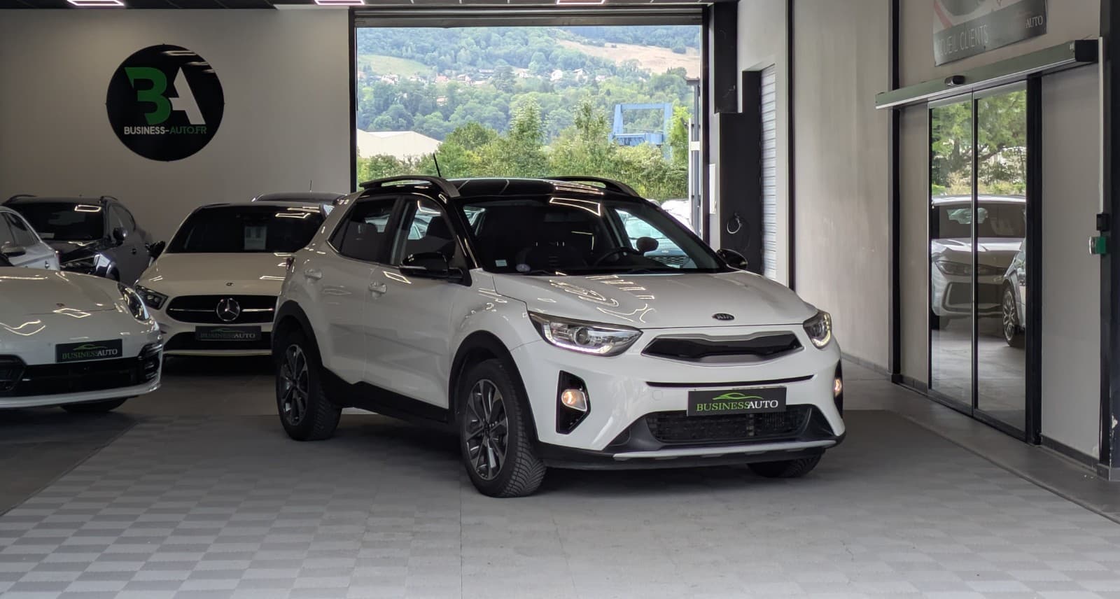 KIA STONIC 1.0 T-GDi 120cv Launch Edition / GPS / CarPlay / Camera — photo 2