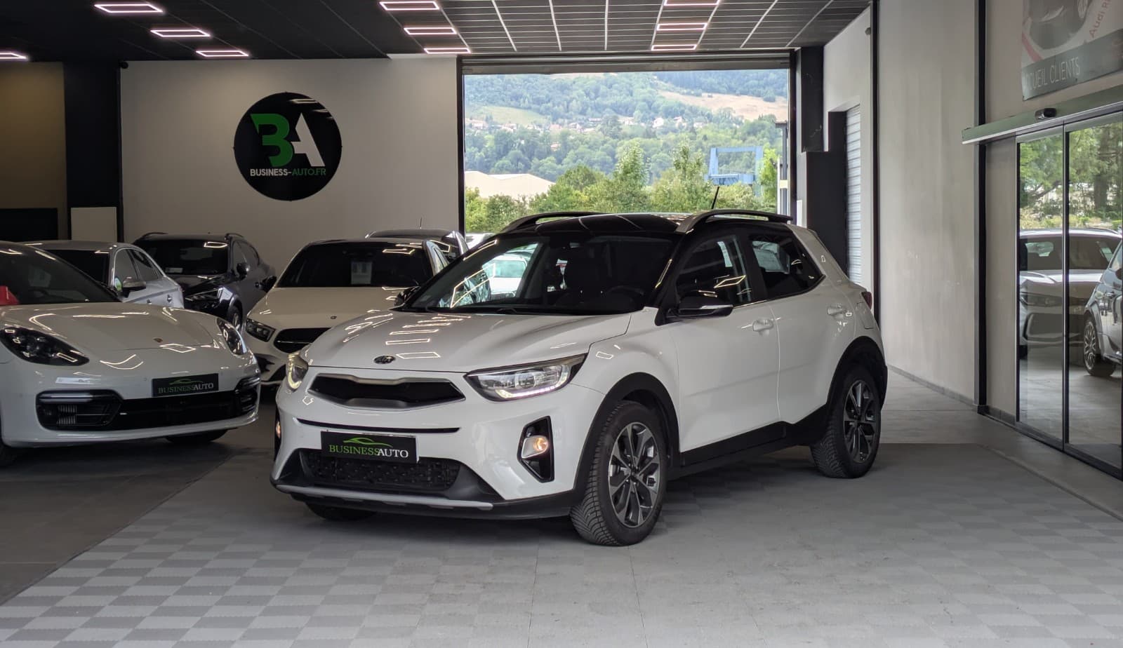 KIA STONIC 1.0 T-GDi 120cv Launch Edition / GPS / CarPlay / Camera — photo 1
