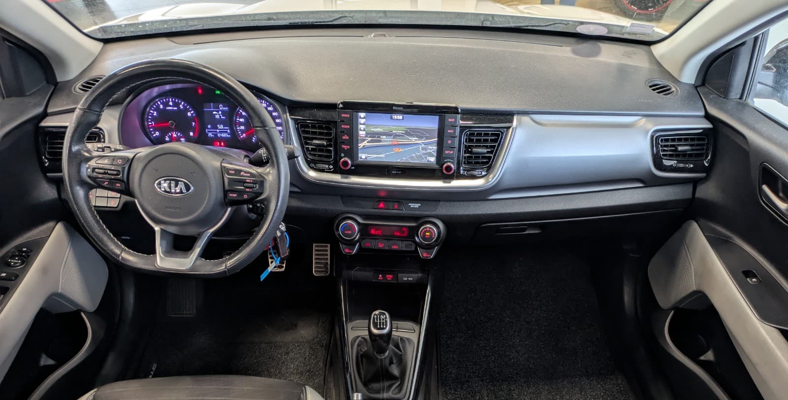 KIA STONIC 1.0 T-GDi 120cv Launch Edition / GPS / CarPlay / Camera — photo 3
