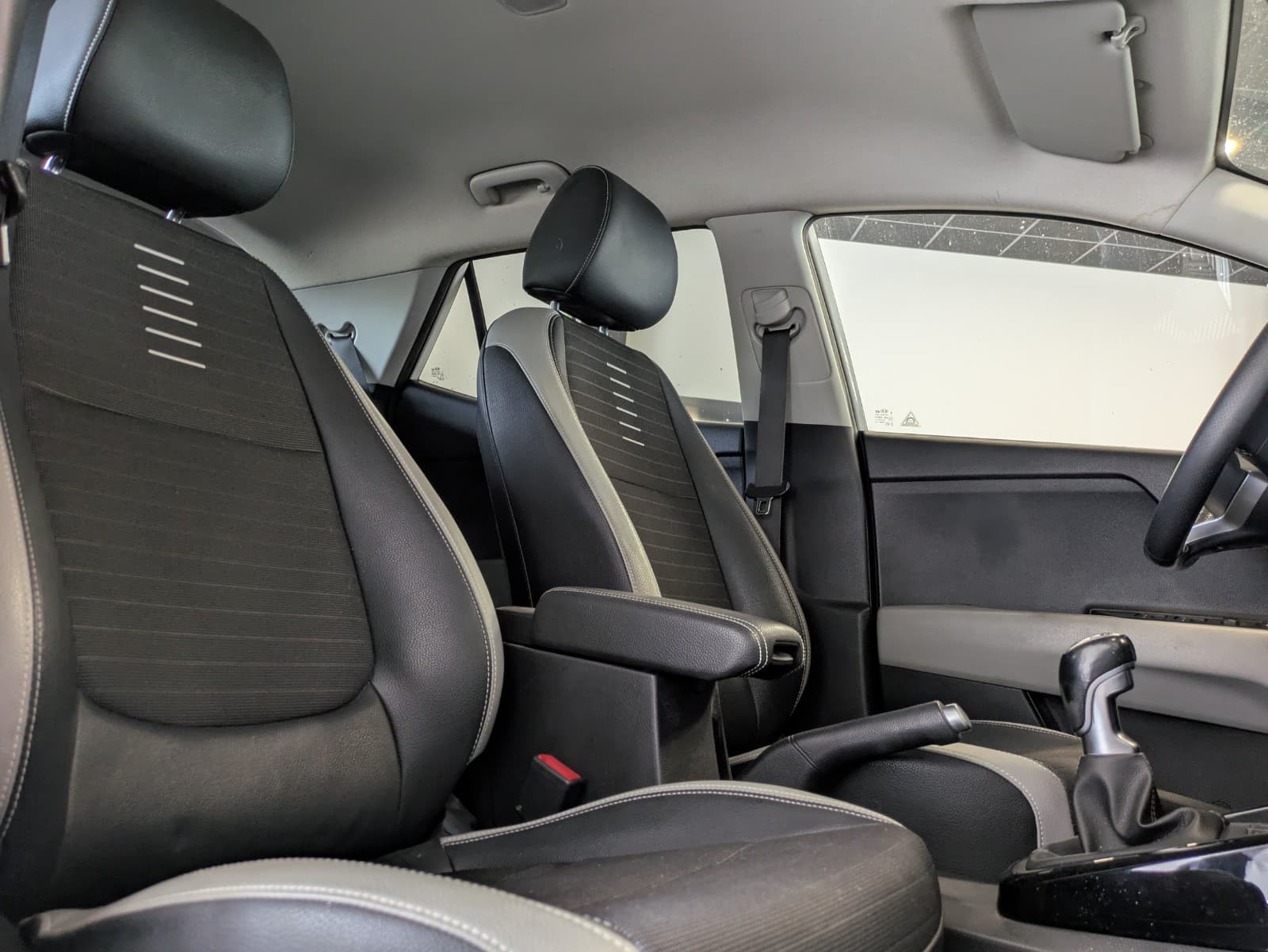 KIA STONIC 1.0 T-GDi 120cv Launch Edition / GPS / CarPlay / Camera — photo 5