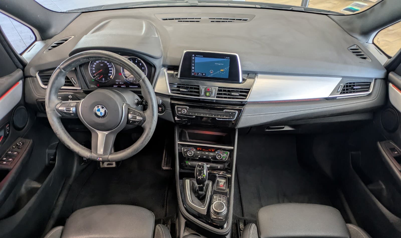 BMW SERIE 2 218i 140cv DKG7 M Sport / Attelage / 7 PLaces / Camera — photo 3