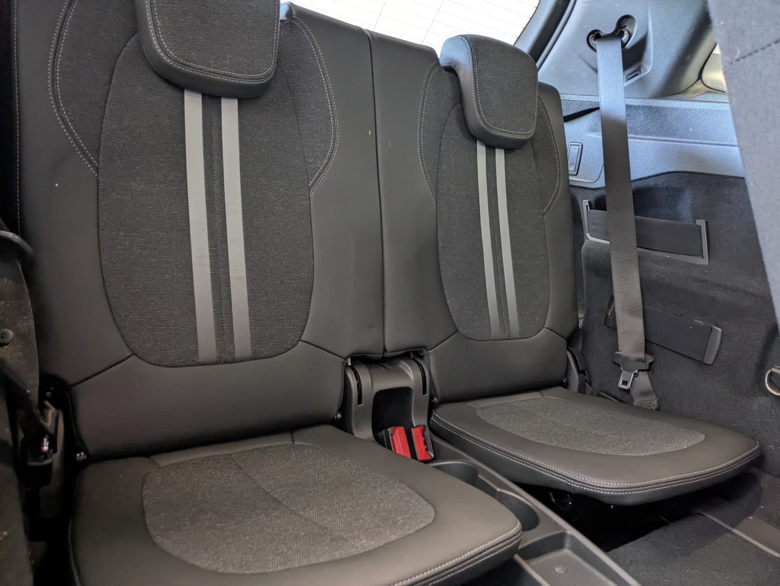 BMW SERIE 2 218i 140cv DKG7 M Sport / Attelage / 7 PLaces / Camera — photo 5