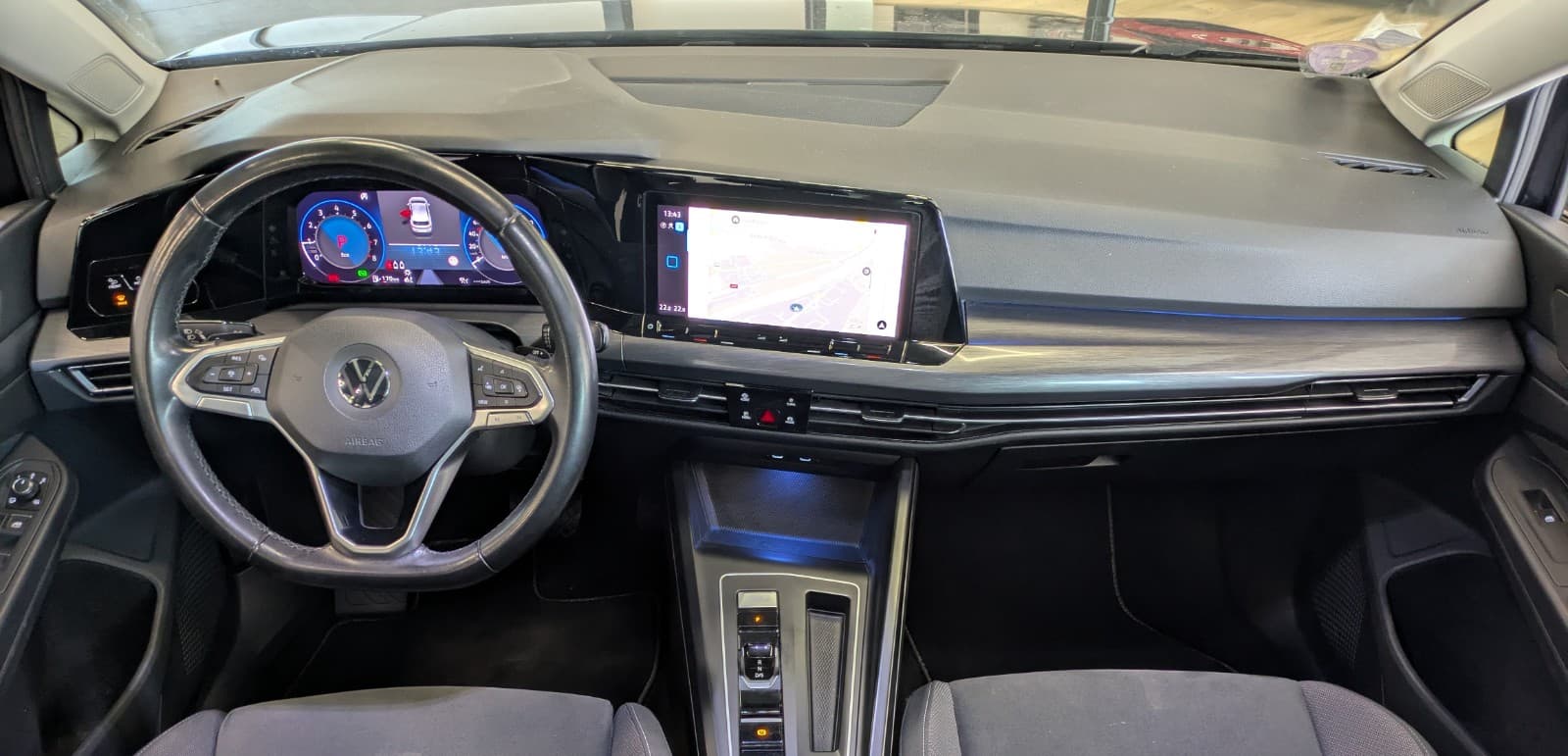 VOLKSWAGEN GOLF 1.5 eTSI 150cv DSG7 Style / Camera / GPS / CarPlay — photo 3