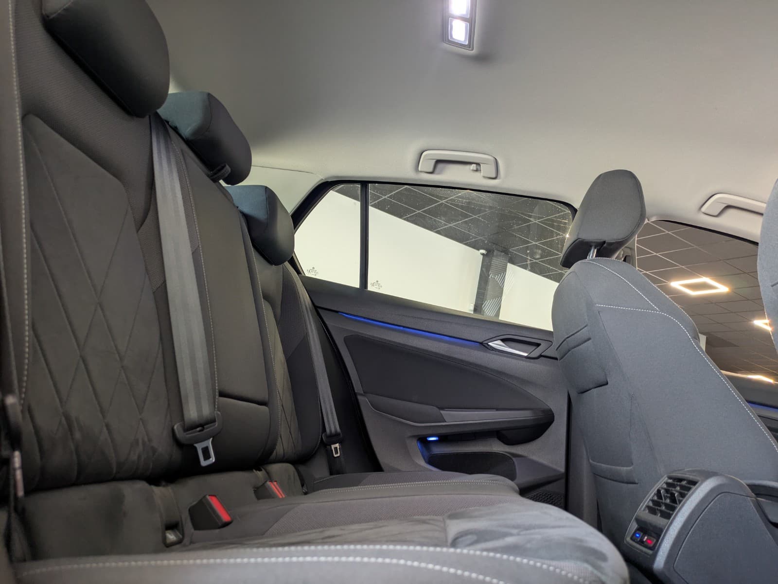 VOLKSWAGEN GOLF 1.5 eTSI 150cv DSG7 Style / Camera / GPS / CarPlay — photo 4