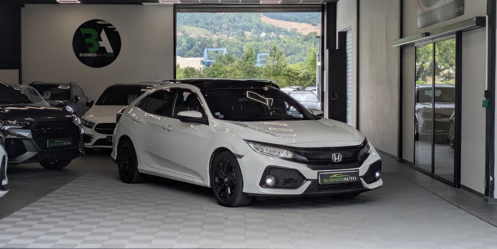 HONDA CIVIC i-VTEC 129cv Exclusive CVT / GPS / Toit Ouvrant / Sièges Chauffants / Camera — photo 2