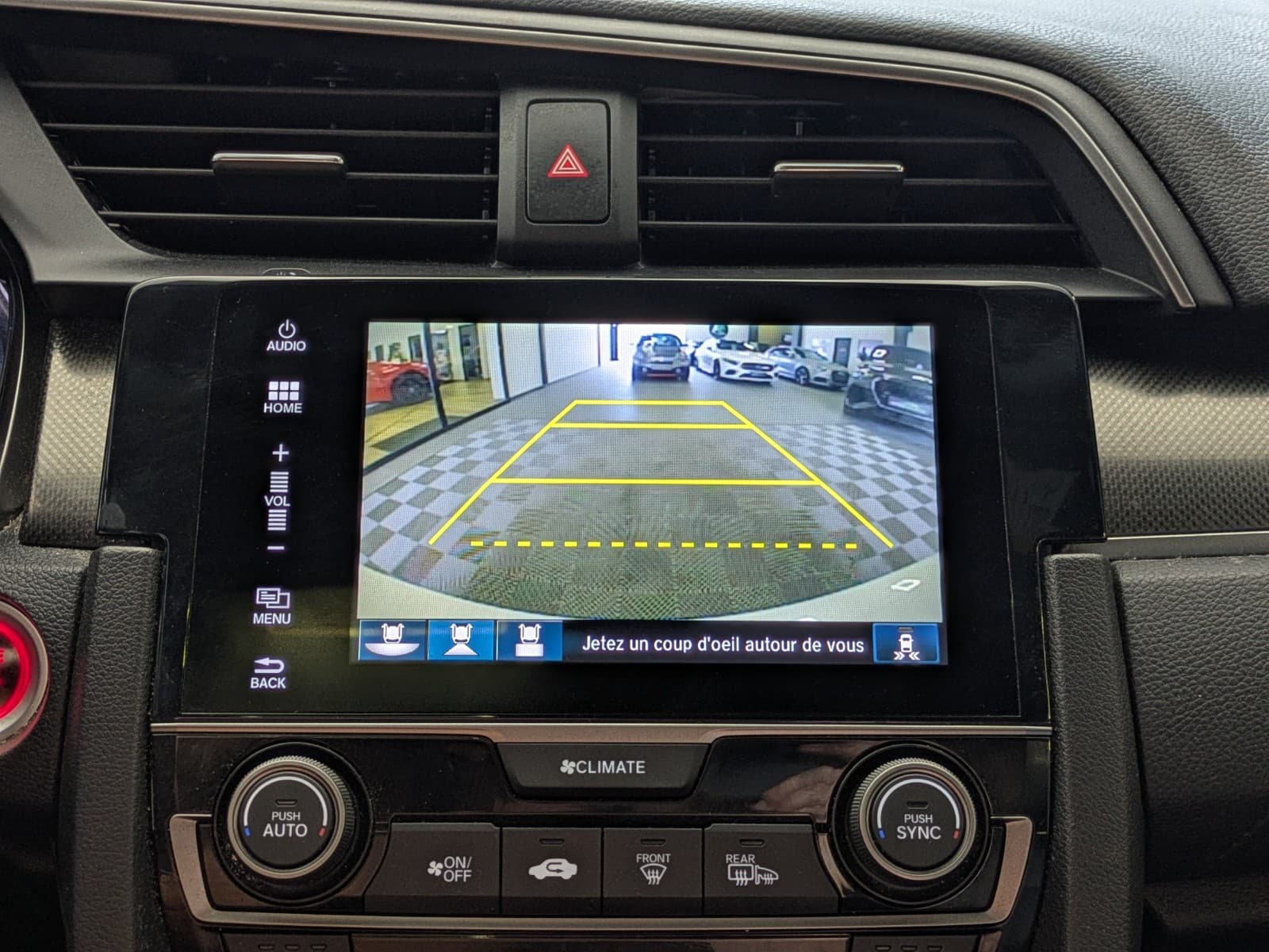 HONDA CIVIC i-VTEC 129cv Exclusive CVT / GPS / Toit Ouvrant / Sièges Chauffants / Camera — photo 8