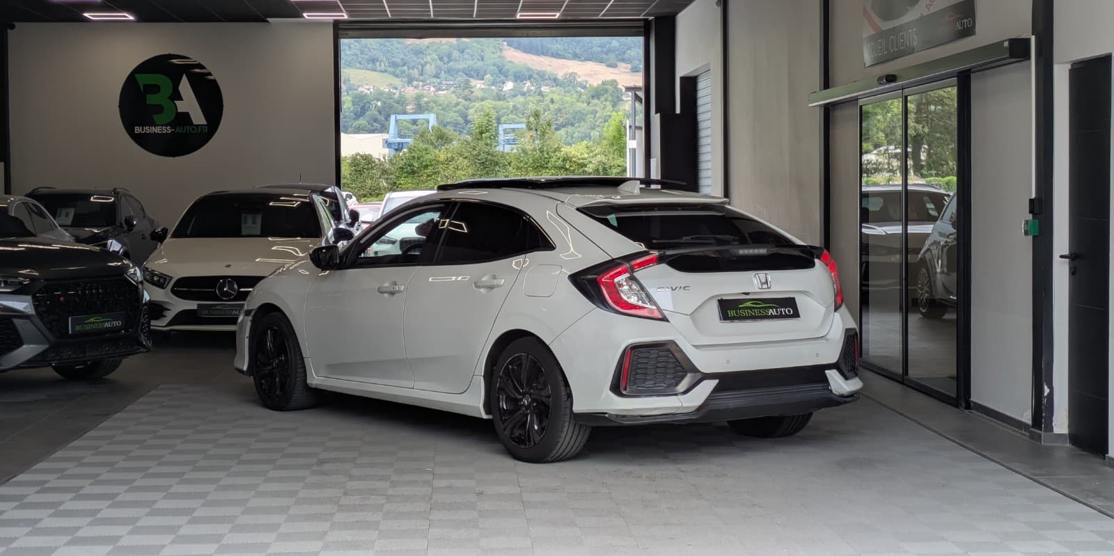 HONDA CIVIC i-VTEC 129cv Exclusive CVT / GPS / Toit Ouvrant / Sièges Chauffants / Camera — photo 10