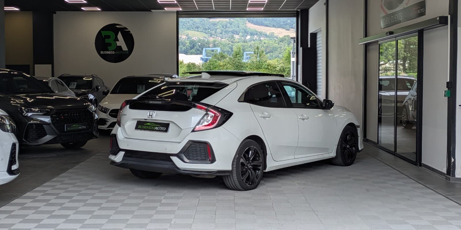 HONDA CIVIC i-VTEC 129cv Exclusive CVT / GPS / Toit Ouvrant / Sièges Chauffants / Camera — photo 9